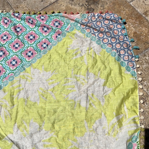 Square lightweight scarf pastel colors pompoms edge pink turquoise yellow white - Picture 6 of 11